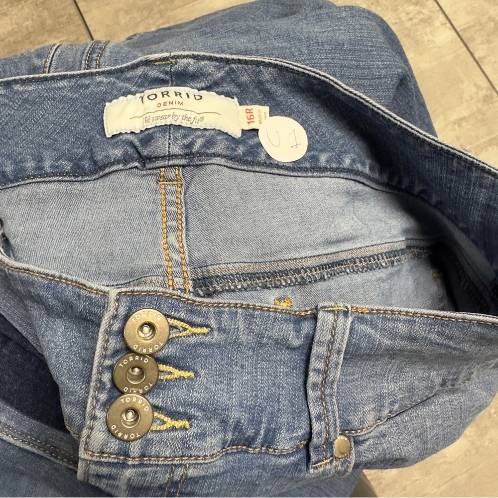 Torrid Skinny Jeans Size 16R Light Wash Stretch Jegging Mid Rise Denim Womens - Picture 11 of 11